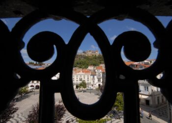 Dinâmica da Praça Rodrigues Lobo pouco ajuda negócios à volta
