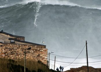 Ondas gigantes e promoção internacional aumentam procura turística na Nazaré