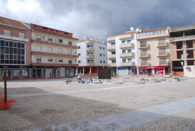 Requalificação da Praça Damasceno de Campos inaugurada a 30 de Outubro