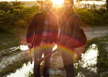 Veja aqui as férias dos Few Fingers em videoclipe