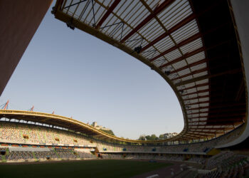 Câmara de Leiria tenta mais uma vez vender estádio
