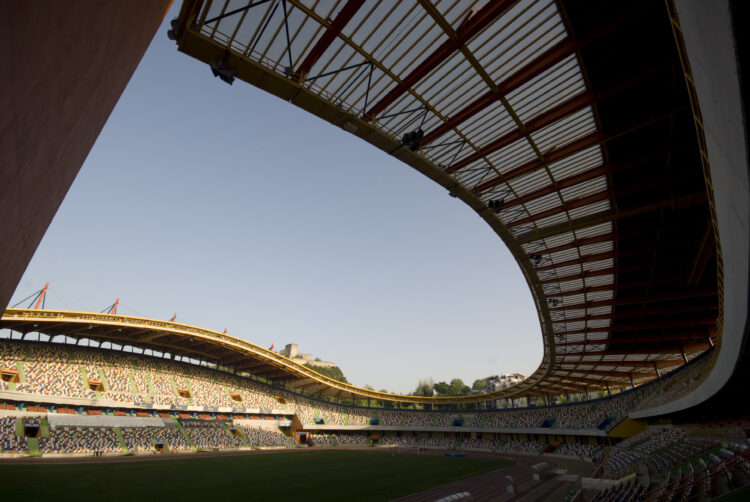 Câmara de Leiria tenta mais uma vez vender estádio