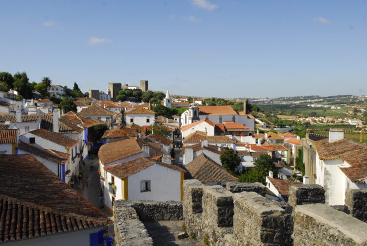 Câmara de Óbidos reduz IMI para 2016 e aprova taxa mínima para famílias