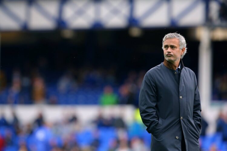Derrotas do Chelsea impedem Mourinho de regressar a Leiria