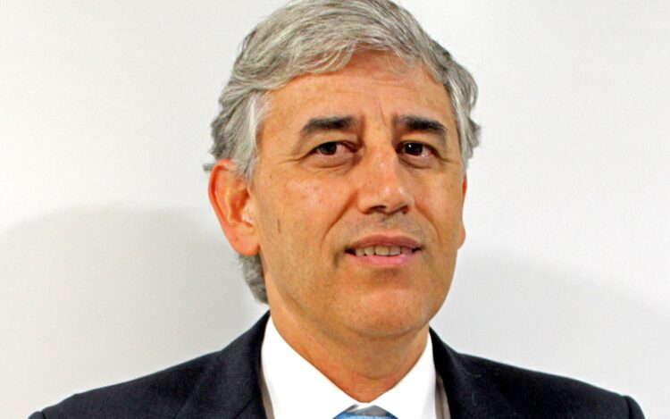 Julgamento de autarca de Ourém acusado de corrupção passiva adiado para 2016