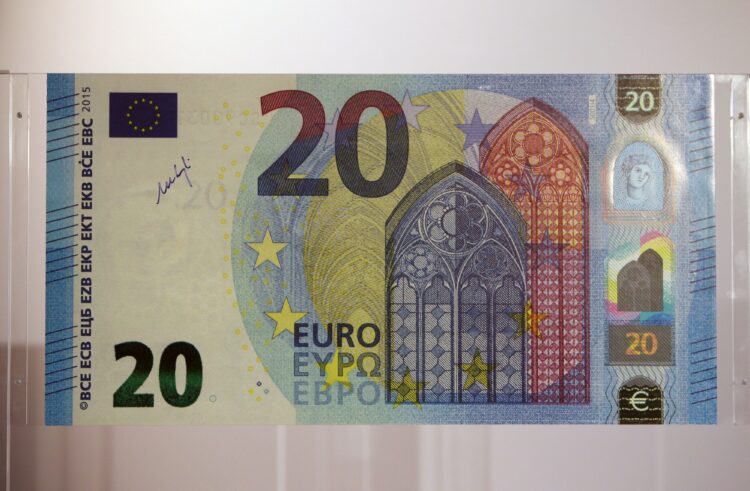 Nova nota de 20 euros entra hoje em circulação