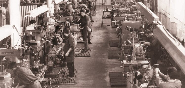 Novo livro conta a história da indústria de moldes