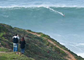Ondas grandes da Nazaré transmitidas em directo