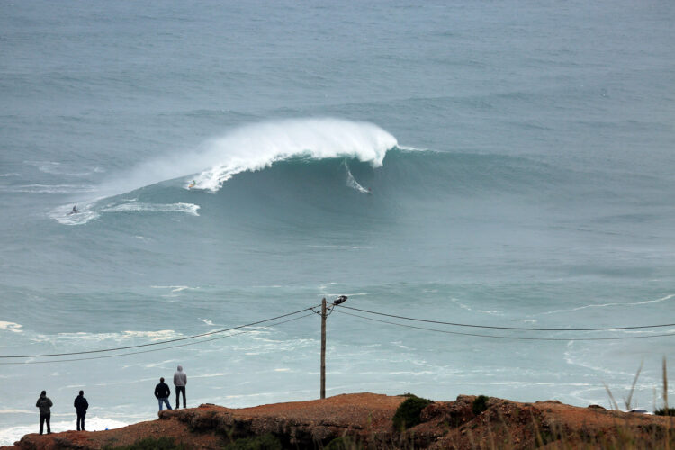 Praia do Norte: perspectivam-se ondas grandes para domingo