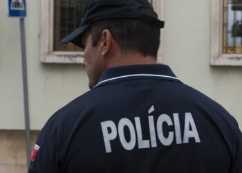 PSP de Leiria detém três jovens suspeitos de sequestro agravado e roubo