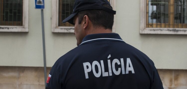 PSP de Leiria detém três jovens suspeitos de sequestro agravado e roubo