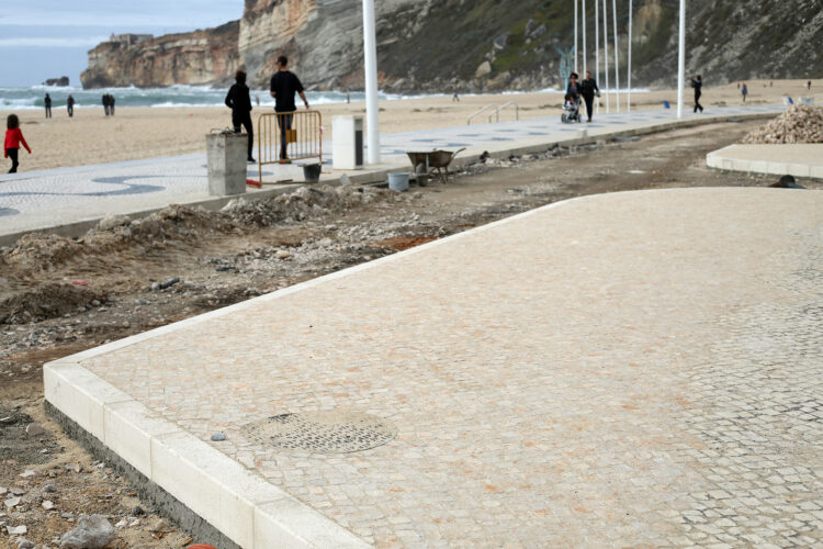 Reabertura da Marginal da Nazaré à circulação automóvel este fim-de-semana