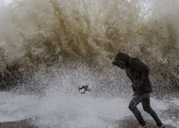 Aviso Amarelo para o litoral e restante distrito devido a vento, precipitação e agitação marítima