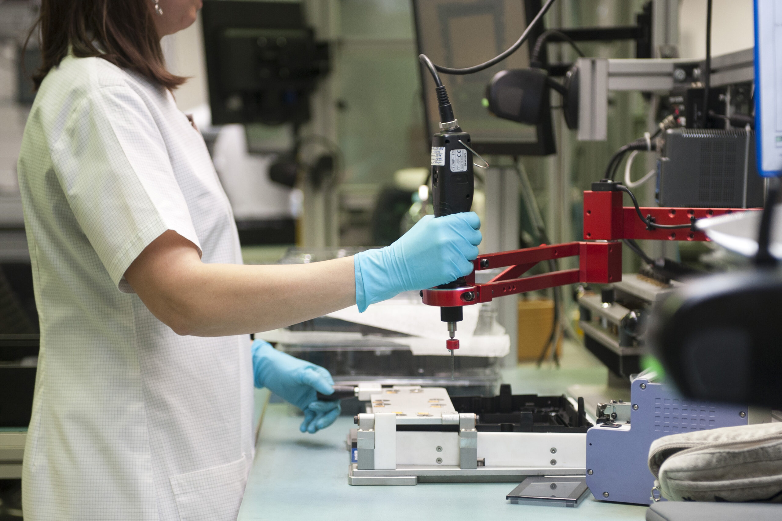 Lucros das maiores empresas crescem 12 vezes mais do que o emprego