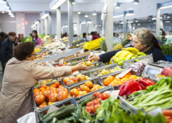 Mercado de Pombal: quem compra leva mais amor para casa