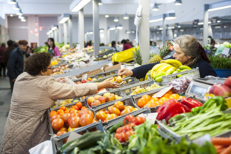 Mercado de Pombal: quem compra leva mais amor para casa