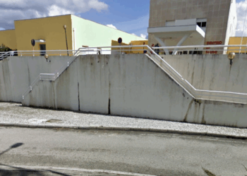 Concentração à porta do centro de saúde de Castanheira de Pera a exigir médico de família