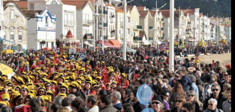 De norte a sul é grande a folia do Entrudo