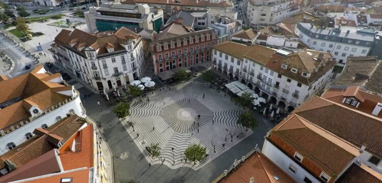 Lua Filmes reinventa souvenirs cá da terra