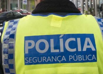 PSP da Nazaré detém traficante de droga fugido desde 2008