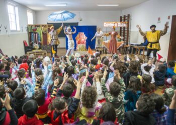 Quando as crianças não vão ao teatro… vai o teatro à escola