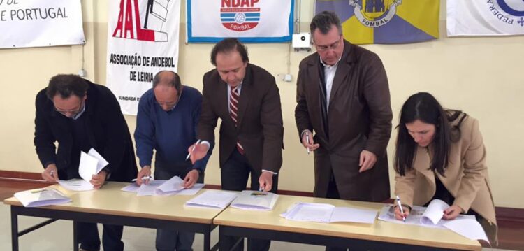 Câmara assina protocolo que promove a prática de andebol em Pombal