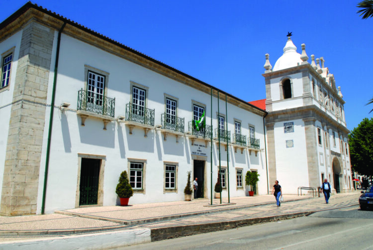 Câmara de Pombal acerta com trabalhadores pagamento para horas extraordinárias