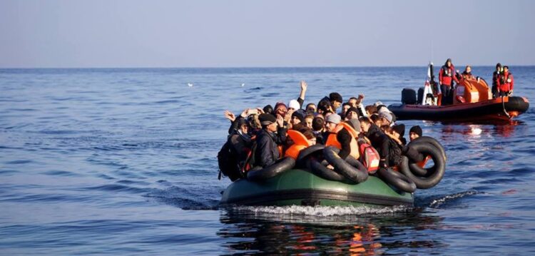Missão com dedo de Leiria leva bens de primeira necessidade a campos de refugiados gregos