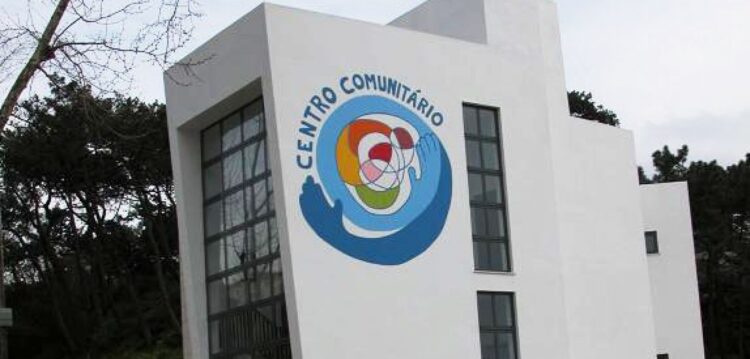 Nazaré recebe família de refugiados