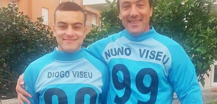 Pai e filho guarda-redes marcam ambos golo em 24 horas