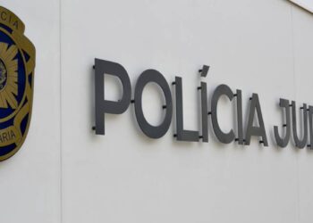 PJ detém mulher que tenta enganar seguradora simulando furto na própria casa