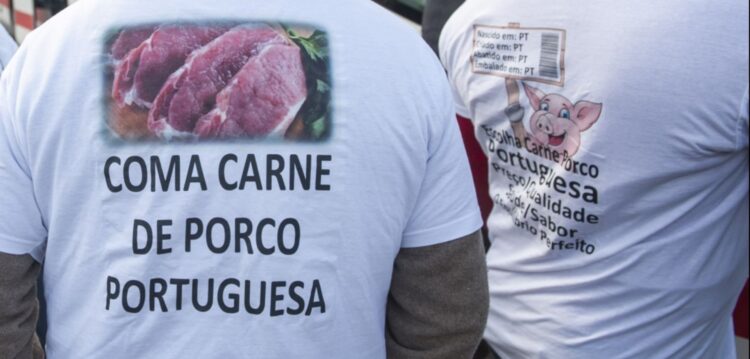 Tensão em protesto de suinicultores na capital