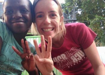 “A maioria das crianças de Kibera nunca lavou os dentes ou teve um brinquedo”