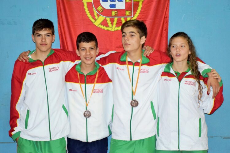 Atletas do Bairro dos Anjos conquistam duas medalhas de bronze na Taça da Europa de pentatlo moderno