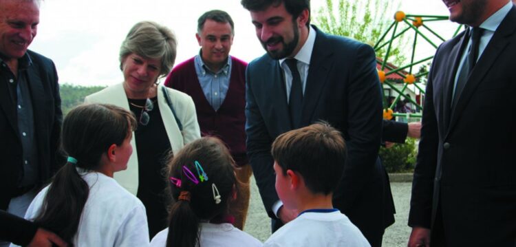 Colégios acusam tutela de limitar liberdade de escolha dos pais