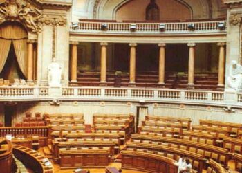 Constituintes recebem hoje diploma de deputado honorário