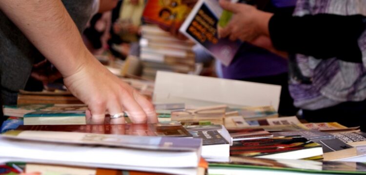 Manuais escolares gratuitos no 1.º ano e preços mantém-se