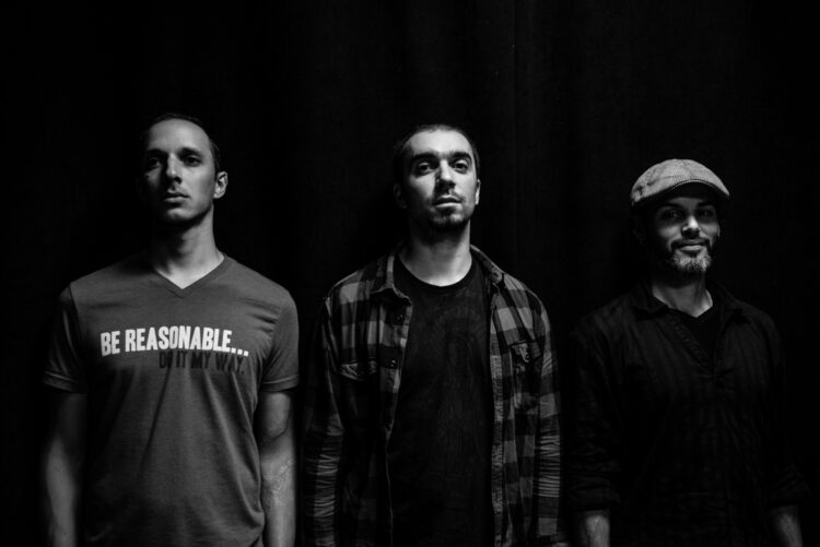 Músicos originários da Batalha criam banda de rock no Canadá