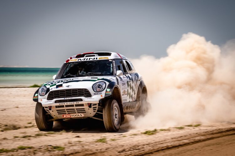Ricardo Porém foi o terceiro mais rápido na etapa inaugural do Sealine Cross Country Rally