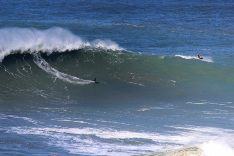 ‘Swell’ fora de época levou surfistas à Praia do Norte