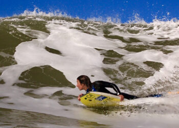 Bodyboard: Teresa Almeida em segundo lugar na primeira etapa do Europeu