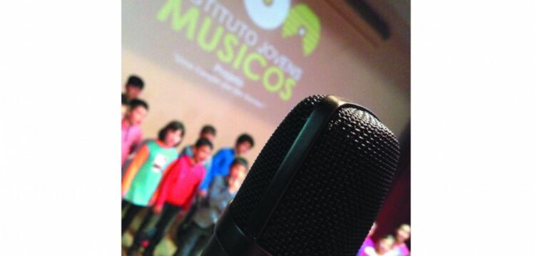 Instituto grava CD solidário e filma clip para o Euro