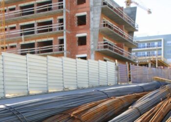 OE “trava” relançamento da construção