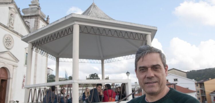 Pedaços da nossa história que o tempo emudeceu