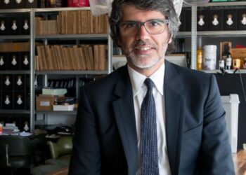 Carlos Coelho ensina a gerir marcas na escola de negócios