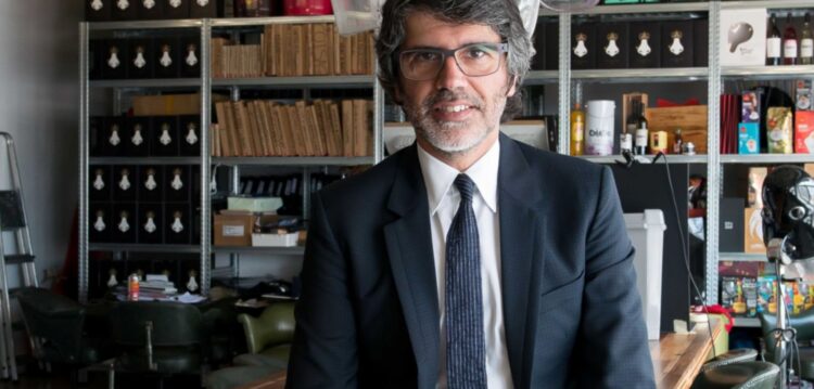 Carlos Coelho ensina a gerir marcas na escola de negócios