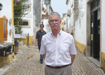 Carlos Orlando distinguido pelo Presidente da República