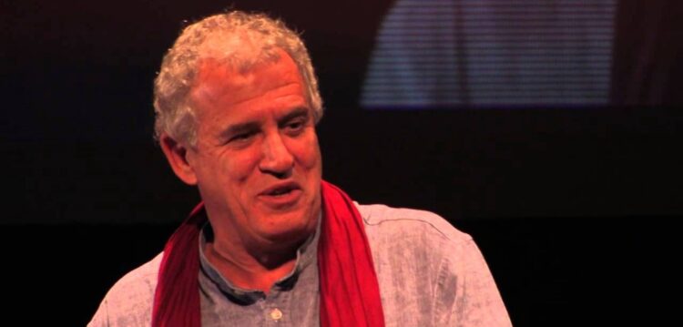 Director-Adjunto do jornal Expresso diz poesia com jazz no Mosteiro da Batalha