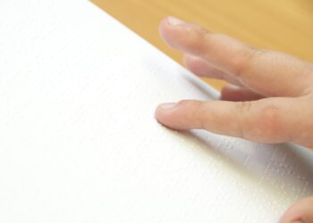 Folhetos culturais da cidade de Leiria estão acessíveis em braille e linguagem pictográfica