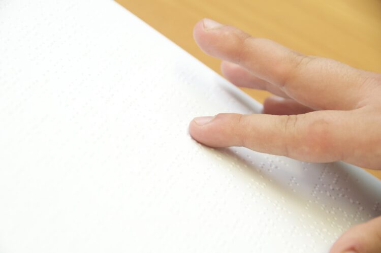Folhetos culturais da cidade de Leiria estão acessíveis em braille e linguagem pictográfica